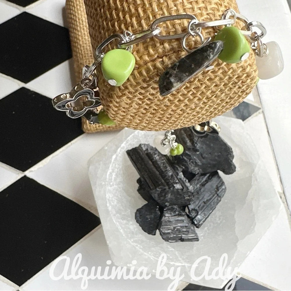 Alquimia Silver and Green Charm Bracelet - Picture 4 of 5